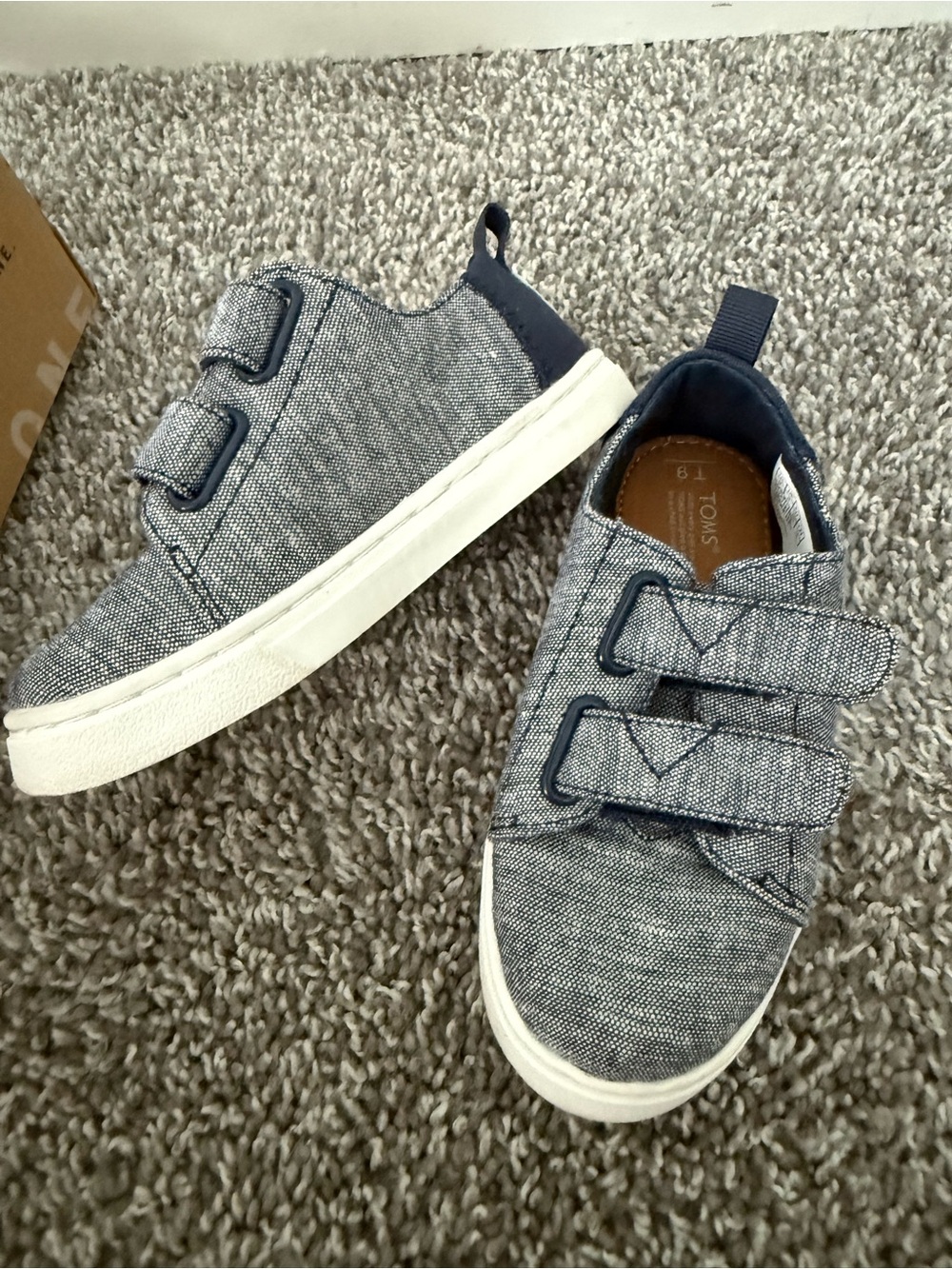 Toms Kids Denim-Style Hook-and-Loop Sneakers in Navy - Picture 2 of 3